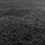 Detailfoto Zwarte hoogpolig fluffy shaggy vloerkleed