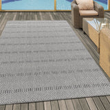 Onderhoudsvriendelijk outdoor vloerkleed Aruba, liggend op een zonnig veranda