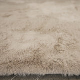 Zijkant detail KNUFFEL vloerkleed - 30 mm dikke pool en fluffy afwerking