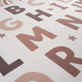 Detail close-up alfabet kindervloerkleed COCO crème - letters en dikte 8 mm