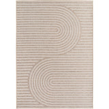 Beige geweven vloerkleed met een organisch lijnenspel in Japandi-stijl, liggend op een lichte houten vloer in een minimalistisch interieur.